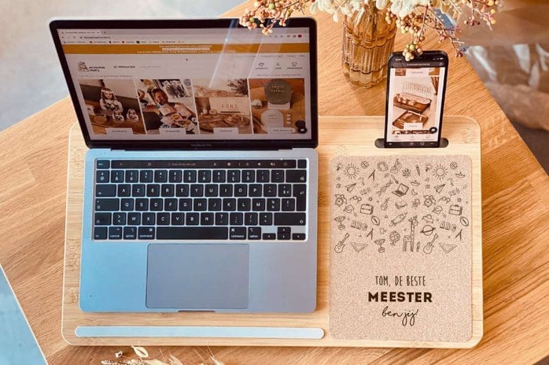 Houten Laptopstandaard - Meester